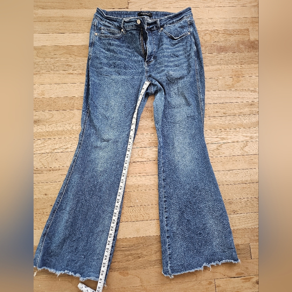 Judy Blue Flare Jeans - Raw Hem High-Rise 16w